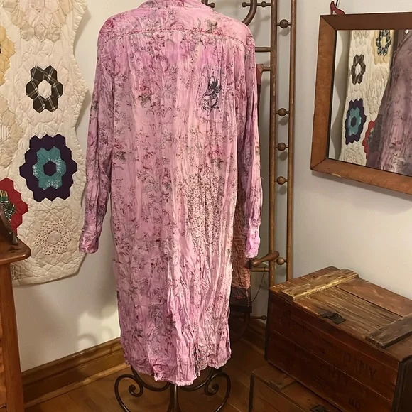 Magnolia Pearl Laurel Shirt Cabbage Rose - Picture 9 of 15